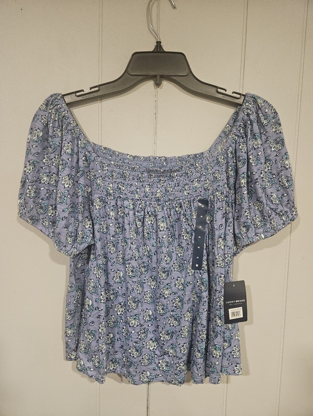 Lucky Brand Women's Size Medium Blue Floral Short Sleeve Smocked Top Shirt NWT